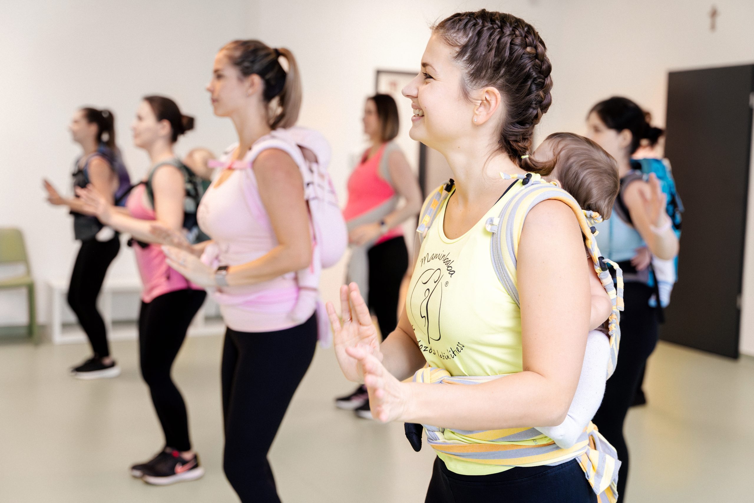 Maminbaba | hordozós latin fitness | babával együtt végezhető mozgás